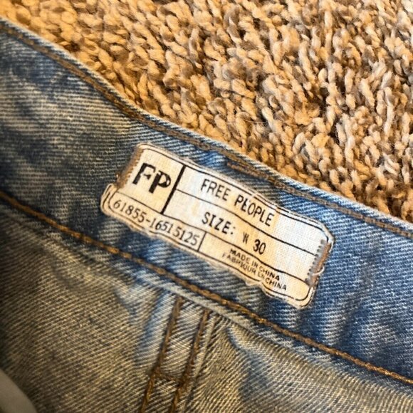 We the Free light wash button fly denim shorts - Picture 2 of 4